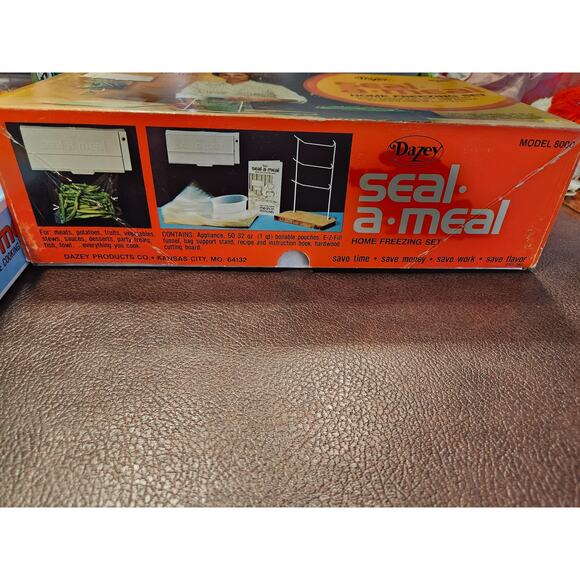 1976 DAZEY SEAL-A-MEAL Model 8000 with Original‎ Box Works inc. extra bags - Picture 3 of 15